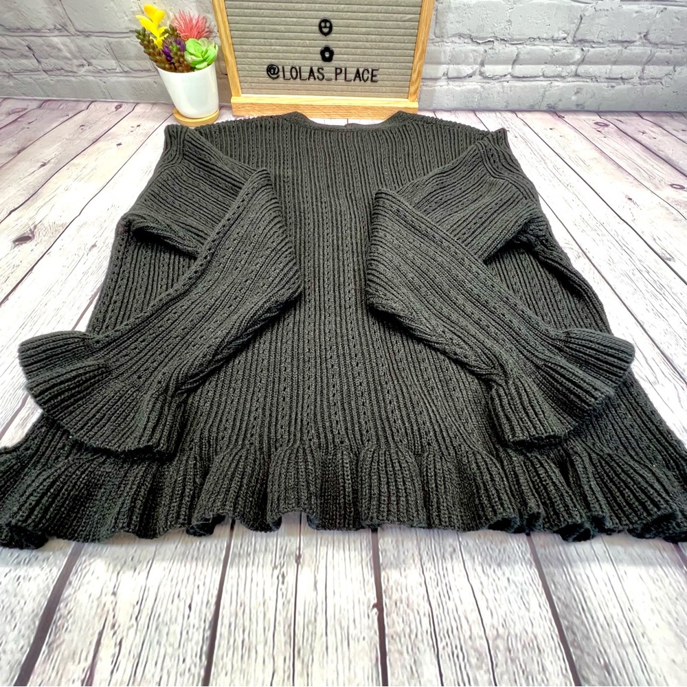 🔥FINAL PRICE🔥SHEIN Ruffled Cuff & Bottom, Button Front Long Sleeve Cardigan - Picture 2 of 7